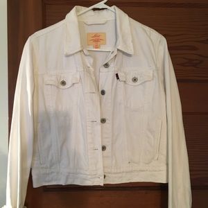 Levi’s white denim jacket